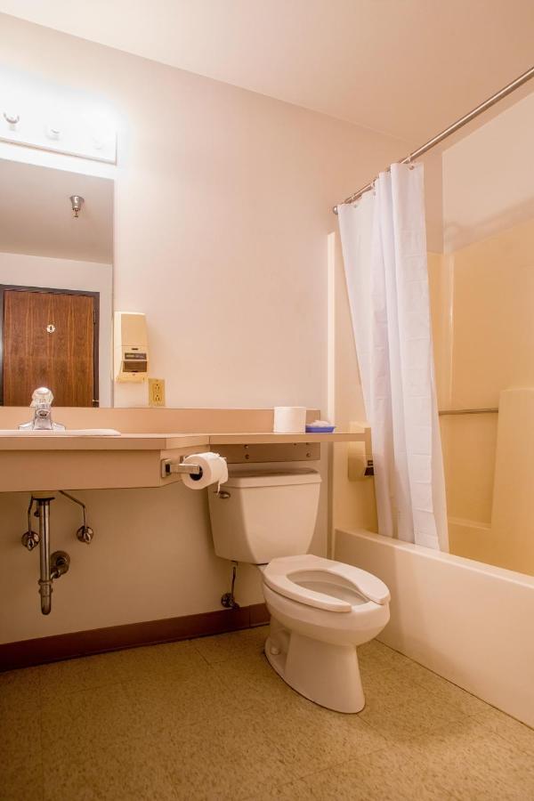 Lafayette Inn Moundsville المظهر الخارجي الصورة