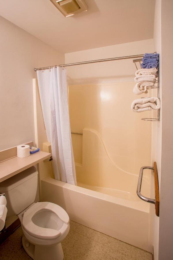 Lafayette Inn Moundsville المظهر الخارجي الصورة