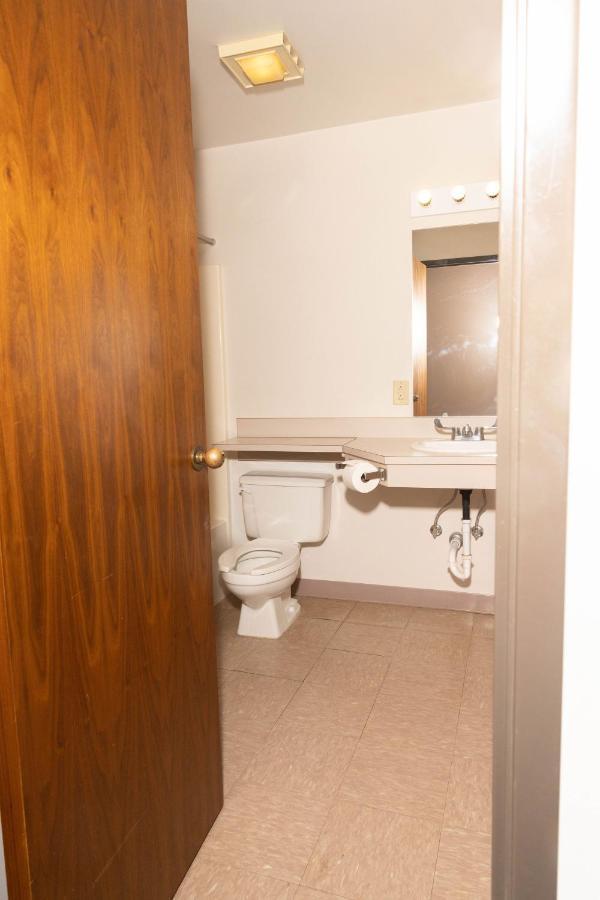 Lafayette Inn Moundsville المظهر الخارجي الصورة